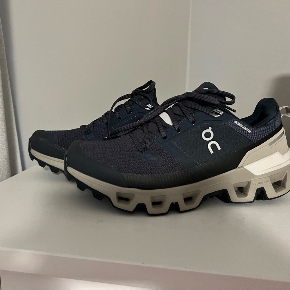 On Running Men's Black Trail Shoes